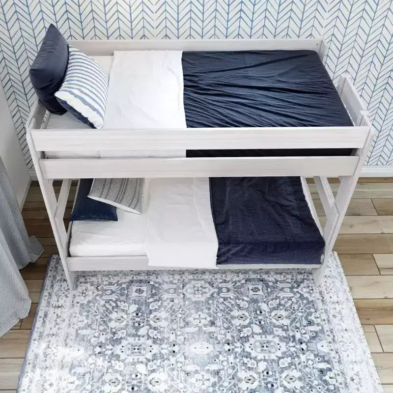 Etagenbett Plank+Beam aus Massivholz im Landhausstil, zwei Einzelbetten übereinander, für Erwachsene