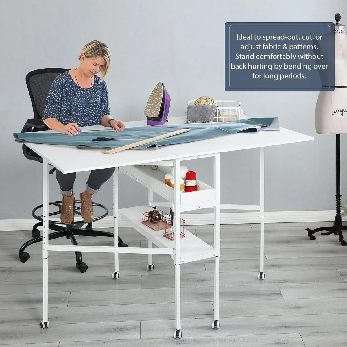 Table d’activités réglable en hauteur avec étagères de rangement, table de découpe pliante et mobile pour bureau à domicile, couture ou loisirs créatifs