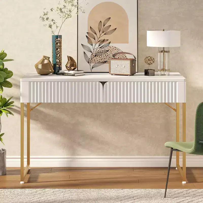 Scrivania scanalata da 47" con 2 cassetti e struttura in metallo dorato, 119 cm (L) x 50 cm (P) x 75 cm (A), bianca