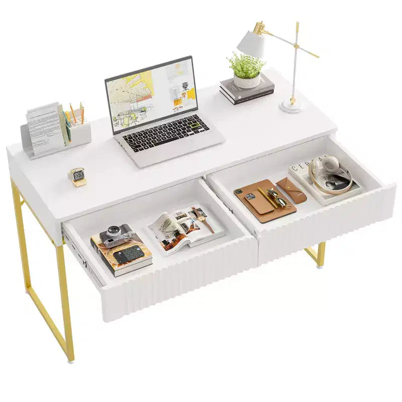 Scrivania scanalata da 47" con 2 cassetti e struttura in metallo dorato, 119 cm (L) x 50 cm (P) x 75 cm (A), bianca
