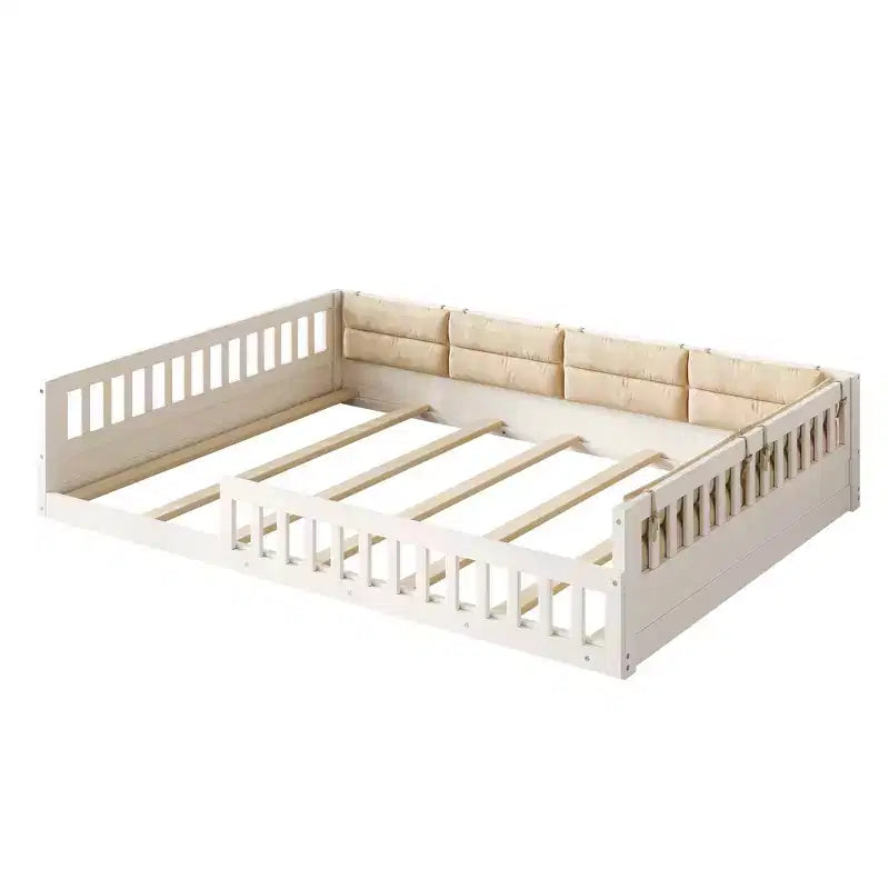Letto a piattaforma a grandezza naturale per bambini con sponde laterali e cuscini imbottiti