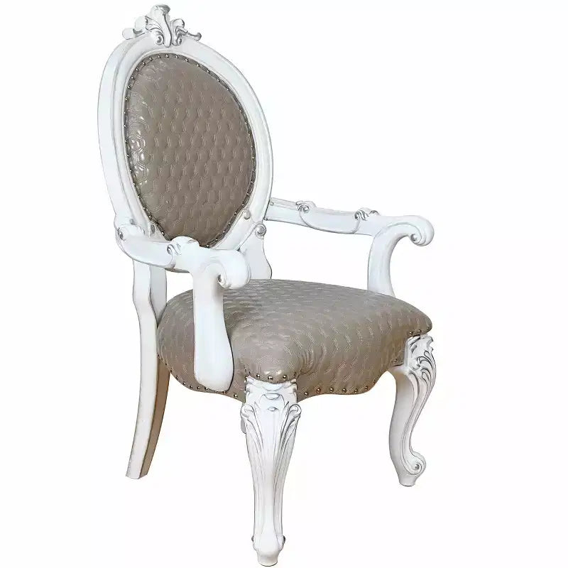 Set di 2 sedie da pranzo con braccioli King Louis, schienale grigio e finta pelle bianca, struttura in legno massiccio, 66 cm L x 63,5 cm P x 116,8 cm H
