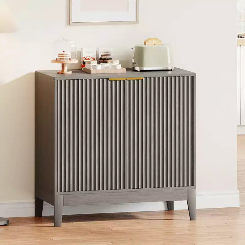 Credenza alta a 2 ante con scanalature da 31,5"