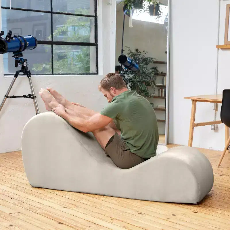 Avana elegante Chaiselongue für Yoga - Hergestellt in den USA - Ideal zum Dehnen, Entspannen, Trainieren und mehr, 60D x 18W x 26H Zoll, Hellgrau