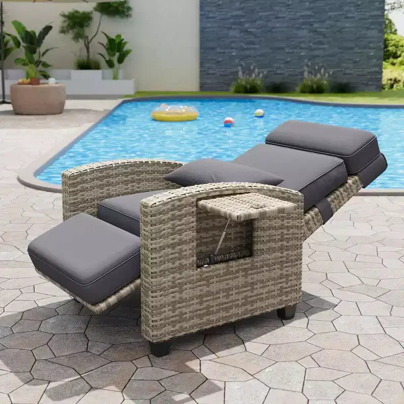 Outdoor-Relaxsessel, verstellbare Terrassenstühle mit verstellbarer Rückenlehne und Fußstütze, Lounge-Relaxsessel aus Rattan bis 150 mit hochklappbarem Tisch