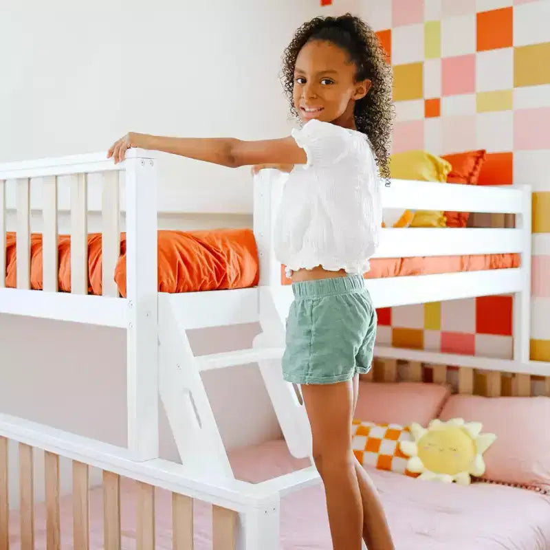 Lit superposé Max & Lily avec lit simple au-dessus d’un lit double et lit gigogne, en bois massif, style scandinave, pour enfants