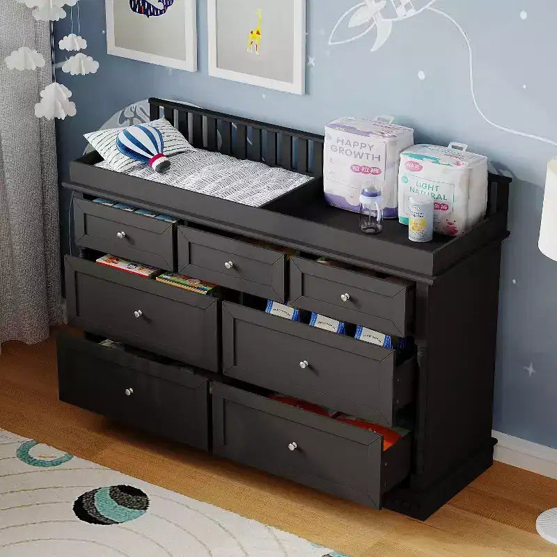 Veelzijdige commode met verschoontafel van Famapy: omvormbaar ontwerp, ruime lades, groeit mee met je kleintje