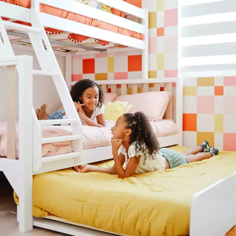 Lit superposé Max & Lily avec lit simple au-dessus d’un lit double et lit gigogne, en bois massif, style scandinave, pour enfants