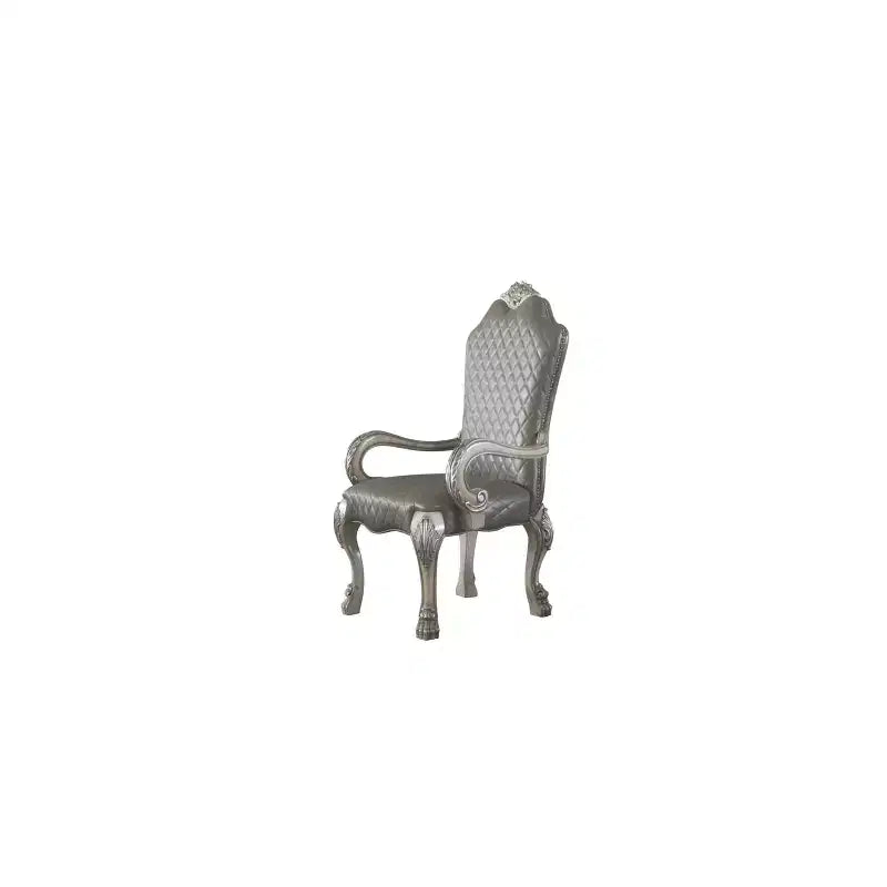 Set di 2 sedie da pranzo con piedini a zampa e borchie, bianco osso anticato, struttura in legno, 68,5 cm L x 66 cm P x 117 cm H