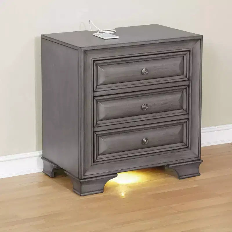 Comodino a 3 cassetti con porte USB, cassetti rivestiti in cedro, 66 cm L x 43 cm P x 71 cm H