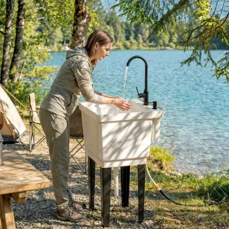 Draagbare spoelbak voor de wasruimte, vrijstaande wasbak met kraan, zeepdispenser en slangen