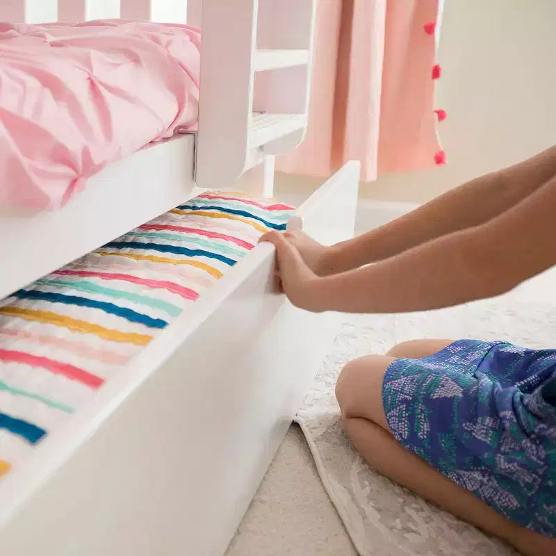 Max & Lily stapelbed van massief hout, eenpersoonsbed boven een tweepersoonsbed, met onderschuifbed met opbergruimte en ladder voor kinderen