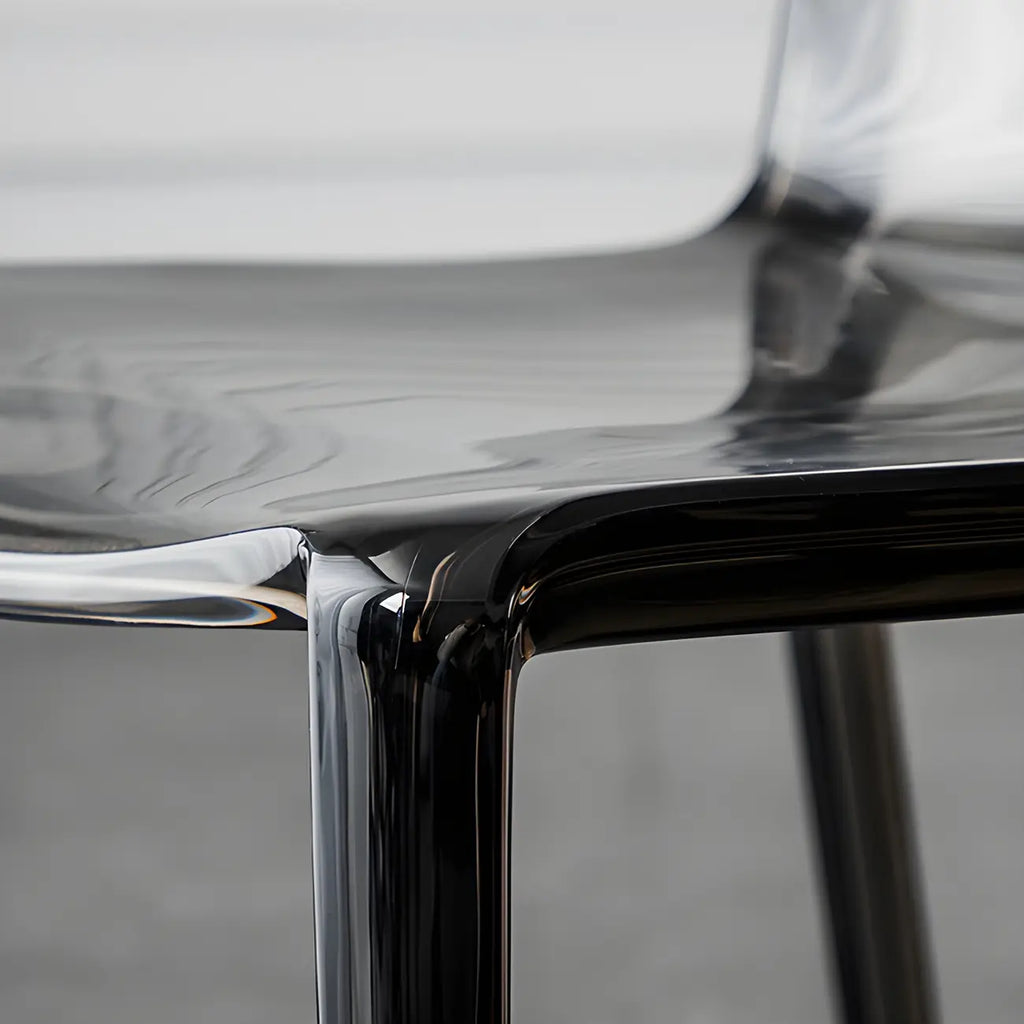 Bernsteinfarbener Acryl-Esszimmerstuhl ohne Armlehnen mit niedriger Rückenlehne