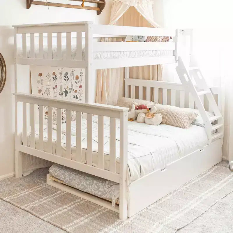 Max & Lily stapelbed van massief hout, eenpersoonsbed boven een tweepersoonsbed, met onderschuifbed met opbergruimte en ladder voor kinderen