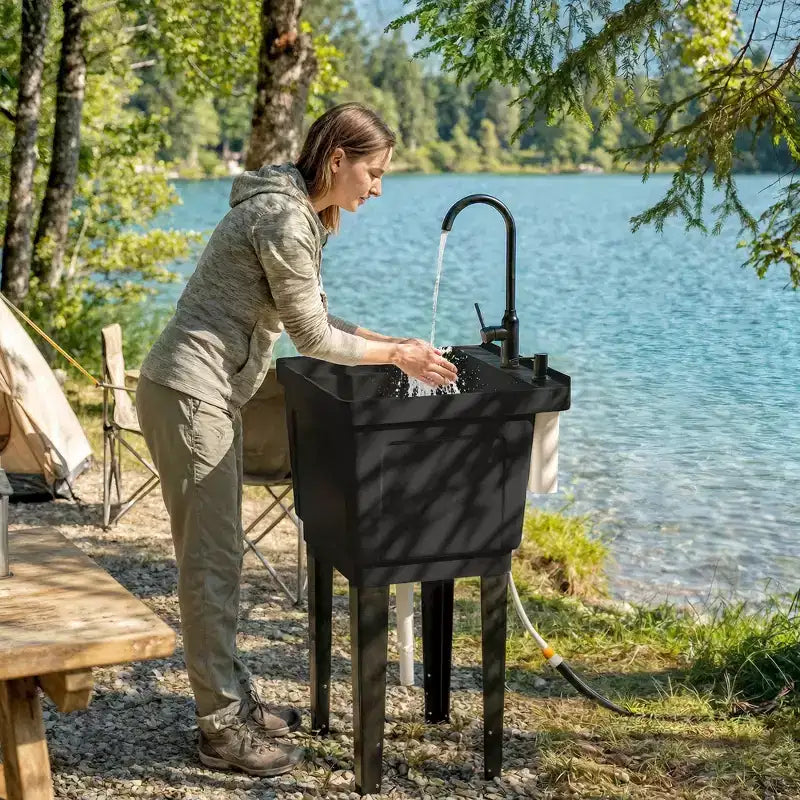 Draagbare spoelbak voor de wasruimte, vrijstaande wasbak met kraan, zeepdispenser en slangen