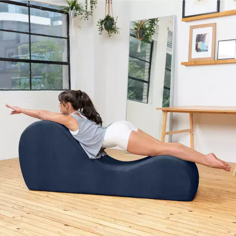 Avana elegante Chaiselongue für Yoga - Hergestellt in den USA - Ideal zum Dehnen, Entspannen, Trainieren und mehr, 60D x 18W x 26H Zoll, Hellgrau
