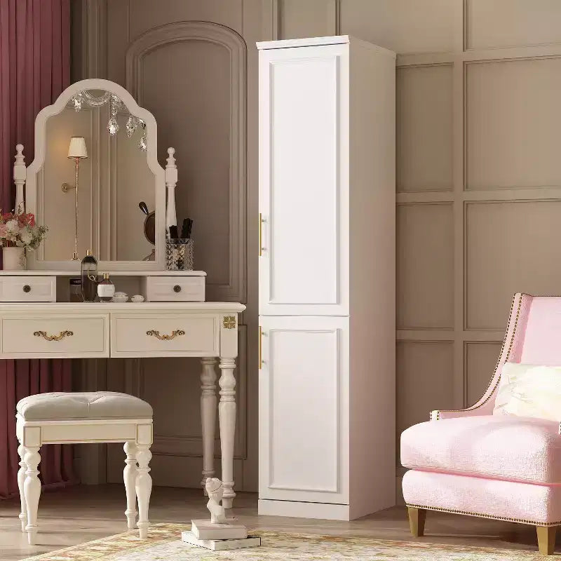 Famapy Luxe weißer modularer Kleiderschrank mit goldenen Beschlägen: Kassettentüren und Kombination verschiedener Türarten, eleganter, individuell gestaltbarer Kleiderschrank fürs Schlafzimmer
