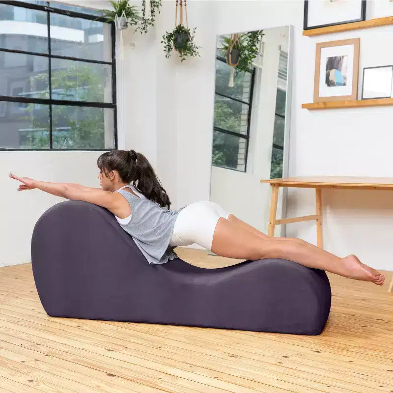 Avana elegante Chaiselongue für Yoga - Hergestellt in den USA - Ideal zum Dehnen, Entspannen, Trainieren und mehr, 60D x 18W x 26H Zoll, Hellgrau