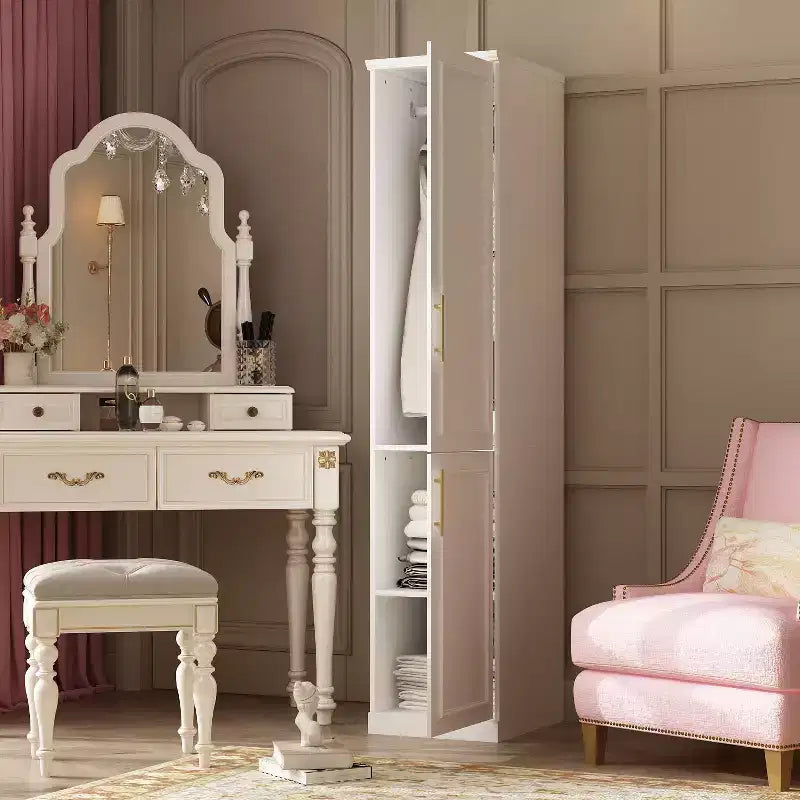 Famapy Luxe weißer modularer Kleiderschrank mit goldenen Beschlägen: Kassettentüren und Kombination verschiedener Türarten, eleganter, individuell gestaltbarer Kleiderschrank fürs Schlafzimmer