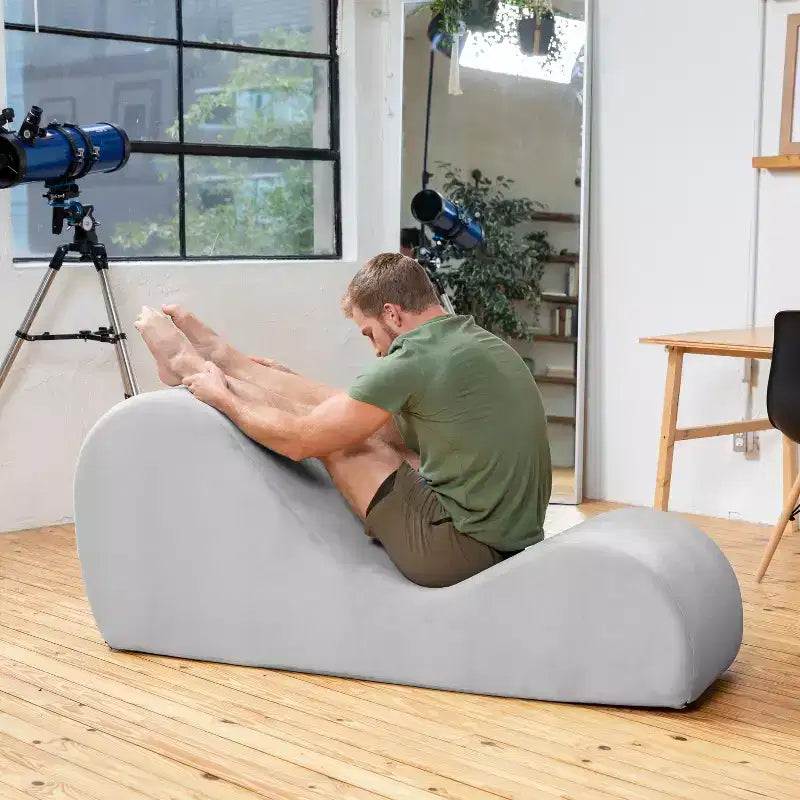 Avana elegante Chaiselongue für Yoga - Hergestellt in den USA - Ideal zum Dehnen, Entspannen, Trainieren und mehr, 60D x 18W x 26H Zoll, Hellgrau