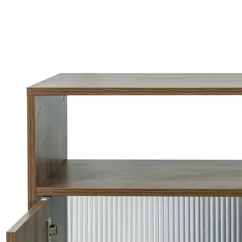 Moderne buffetkast Hikaru van GDFStudio met schuifdeuren van glas en laden