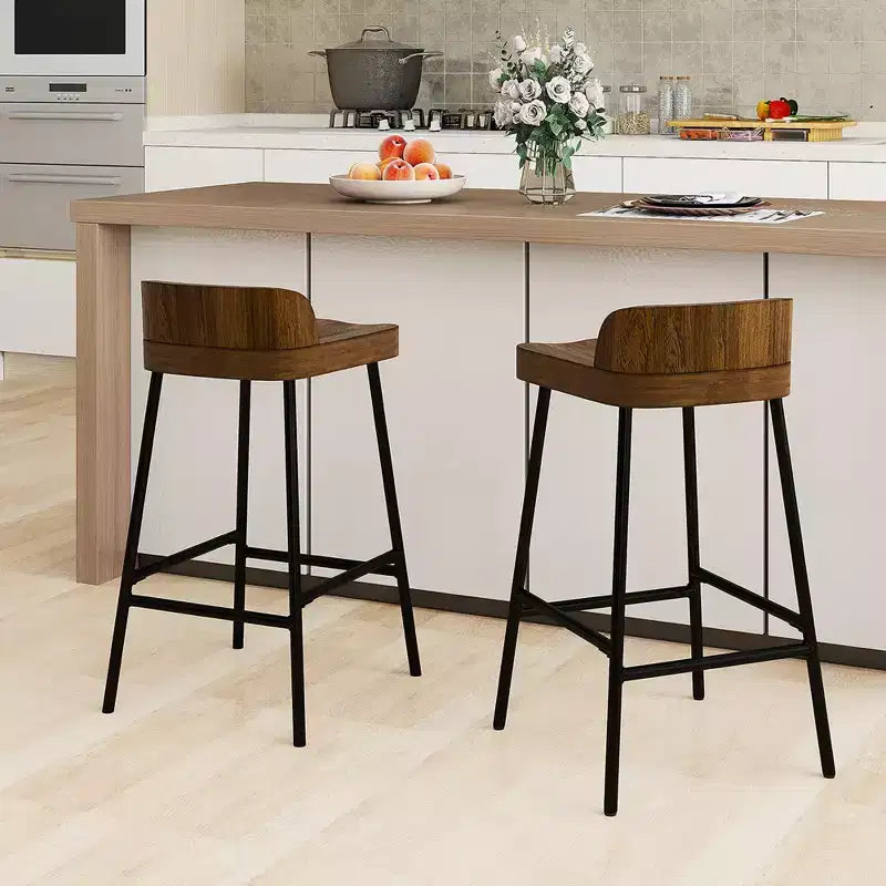 Sgabello da bar industriale con schienale basso, altezza seduta 62,2 cm, seduta in MDF con struttura in metallo