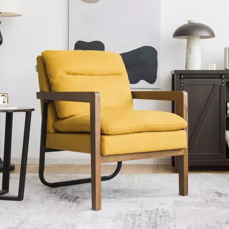 Poltrona d'accento con rivestimento in lino e gambe in legno di gomma, seduta 67,3 cm L x 68,6 cm P