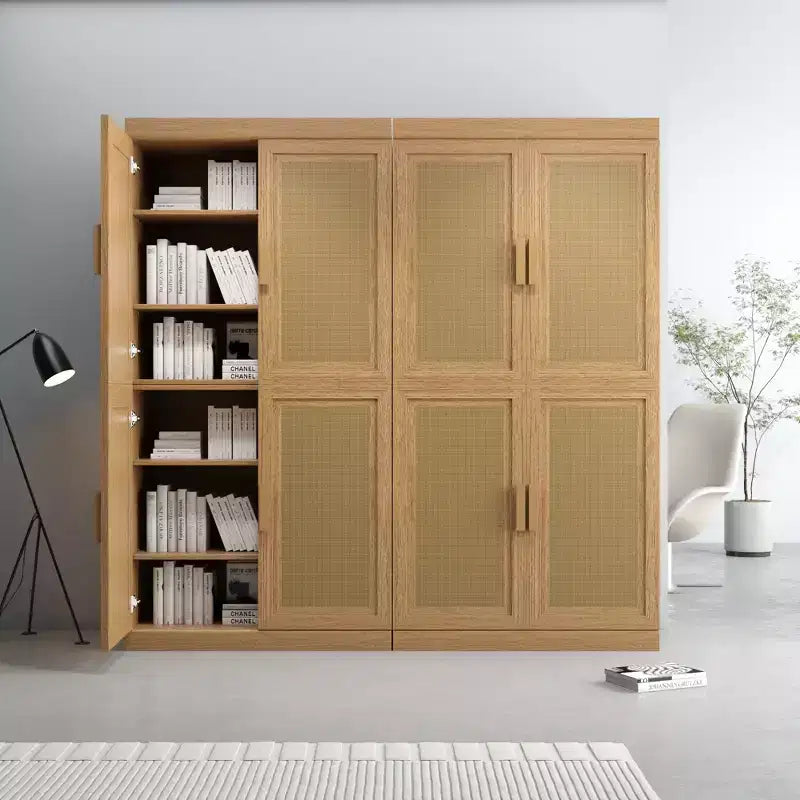 Hoge zwarte opbergkast met deuren van gevlochten materiaal, houtnerfdecor en 12 planken, 62 hoog