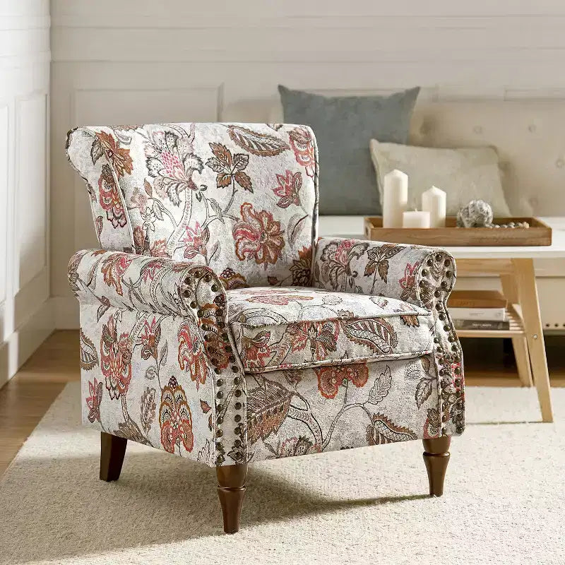 Fauteuil traditionnel Araceli en bois, revêtu de tissu à motif floral, avec dossier à oreilles et garniture de clous décoratifs| ART OF LIVING DESIGNS