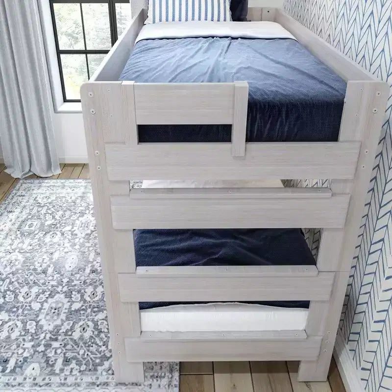 Etagenbett Plank+Beam aus Massivholz im Landhausstil, zwei Einzelbetten übereinander, für Erwachsene