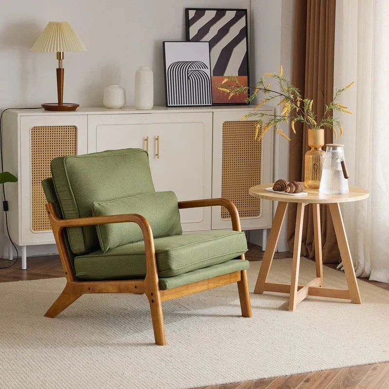Gestoffeerde accentstoel in midcenturymoderne stijl