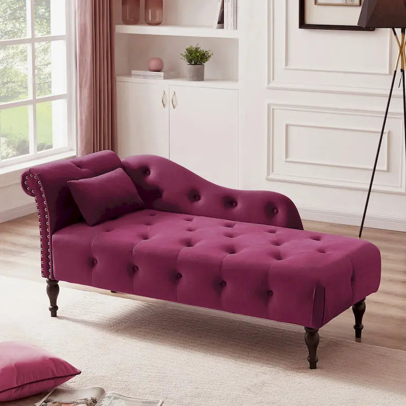 Moderne chaise longue van 60,6, bekleed met fluweel en voorzien van gecapitonneerde knopen, met poten van massief hout en sierspijkers