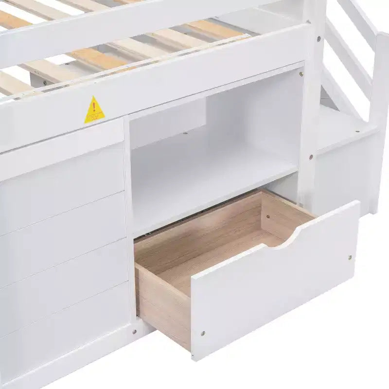 94.6L x 42.3W laag halfhoogslaper van massief hout voor een eenpersoonsbed, met trap, lade en plank, modern en strak ontwerp