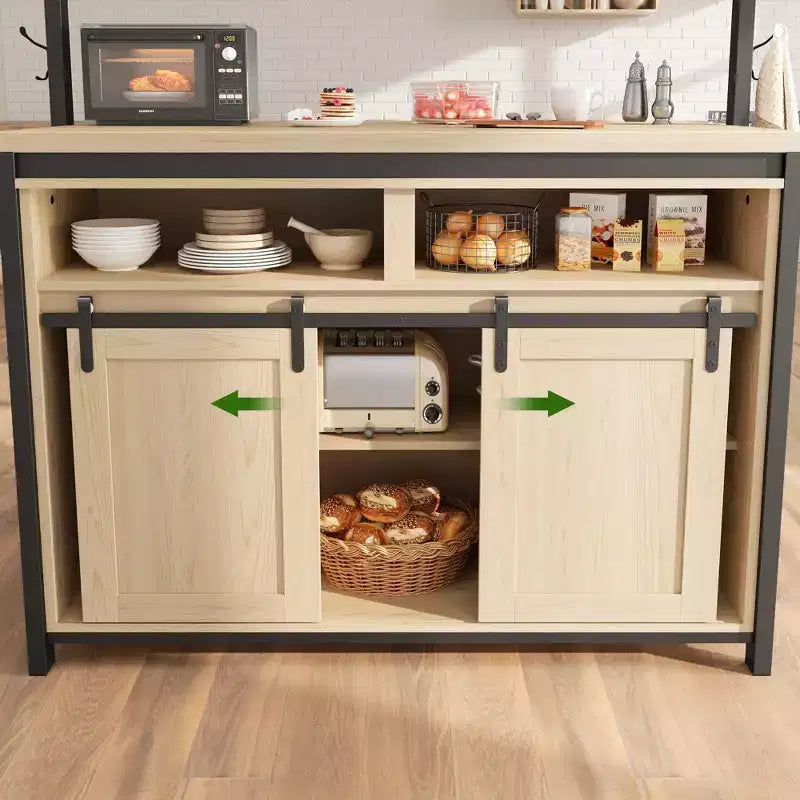 Kücheninsel, Bäckerregal mit Schiebetür im Scheunentor-Stil, großer 42' Küchentisch mit dreistöckigem Mikrowellenständer, Ofenregalen und Kaffeebar-Set