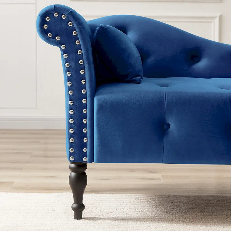 Moderne chaise longue van 60,6, bekleed met fluweel en voorzien van gecapitonneerde knopen, met poten van massief hout en sierspijkers